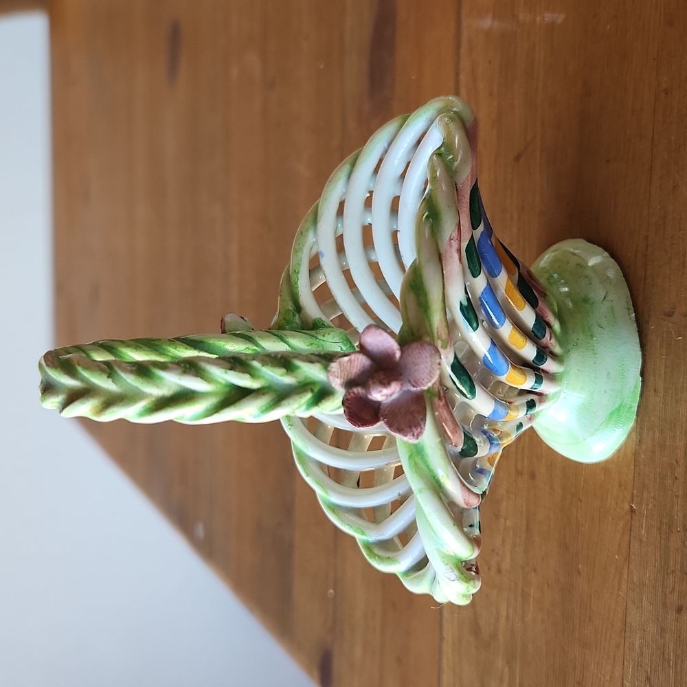 Spanish Pottery 4.25" Hmdmade Basket EUC *1 Pink Flower 🌸 has part Petal